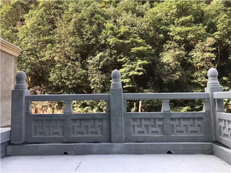 青石栏杆
